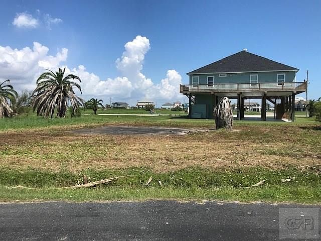 2nd image of 966 Gateway Rd