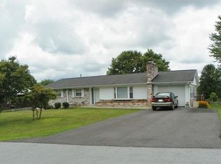 105 South Ln, Bluefield, VA 24605