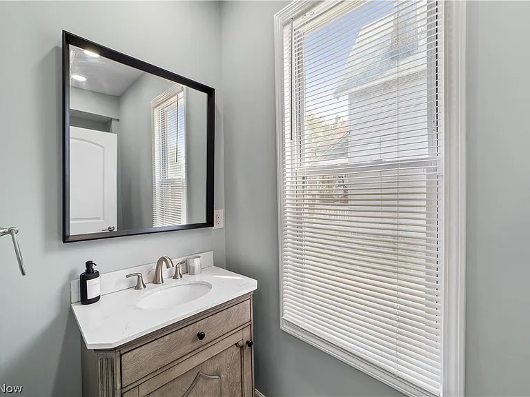 3251 Marvin Ave — Photo 12