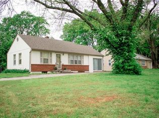 10140 Hillcrest Rd, Kansas City, MO 64137