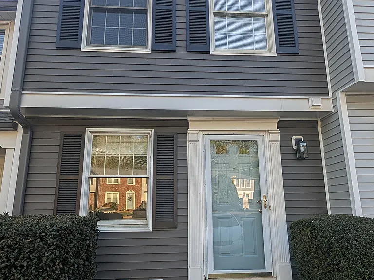 1231 Scaleybark Rd #F — Photo 2