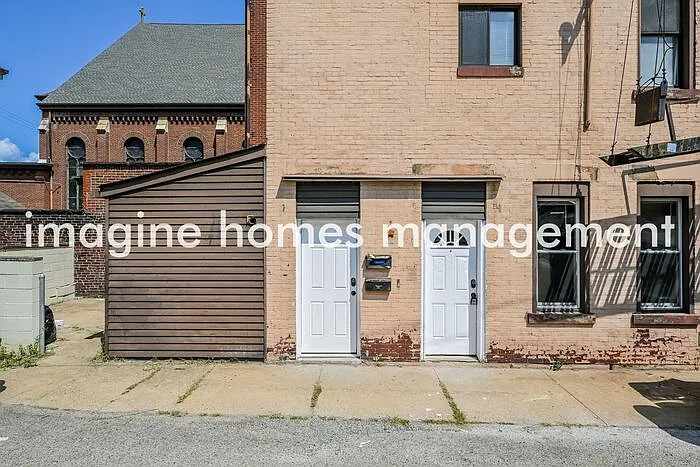 Building Photo - 164 S 15th St #2