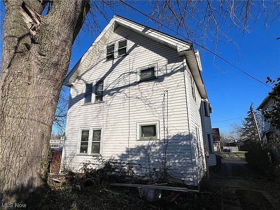 3rd image of 1194 E 177th St