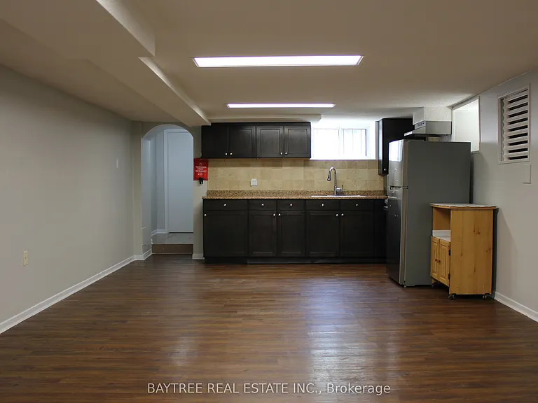 57 Carus Ave #LOWER — Photo 2