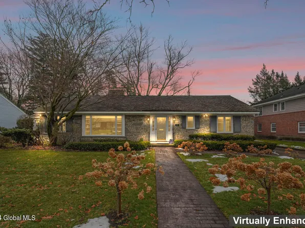 35 Holmes Dale, Albany, NY 12203