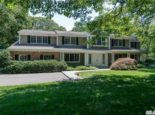 25 Victorian Ln, Glen Head, NY 11545