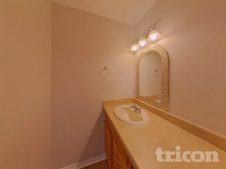 862 Marshall Dr — Photo 8