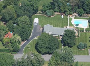 28 Greendale Dr, West Milford, NJ 07438