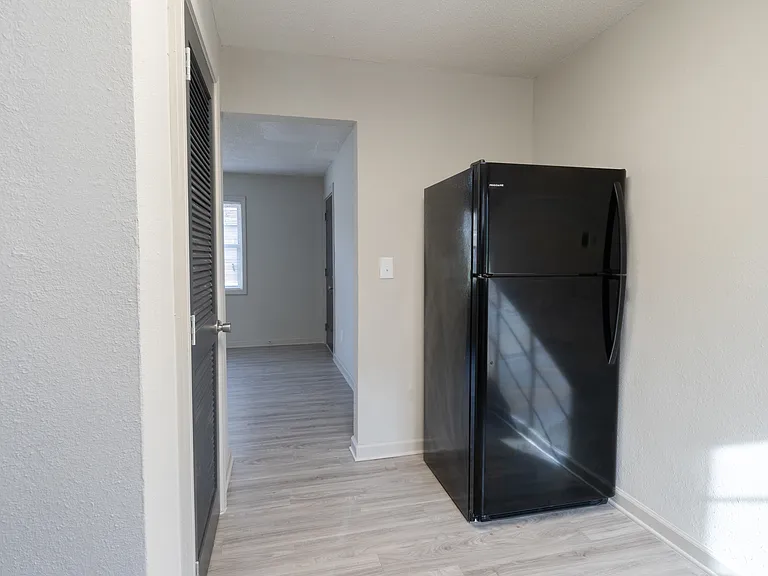 Eastside Crossing Apartments — Photo 12