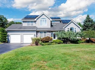3 Roanoke Ct, Commack, NY 11725