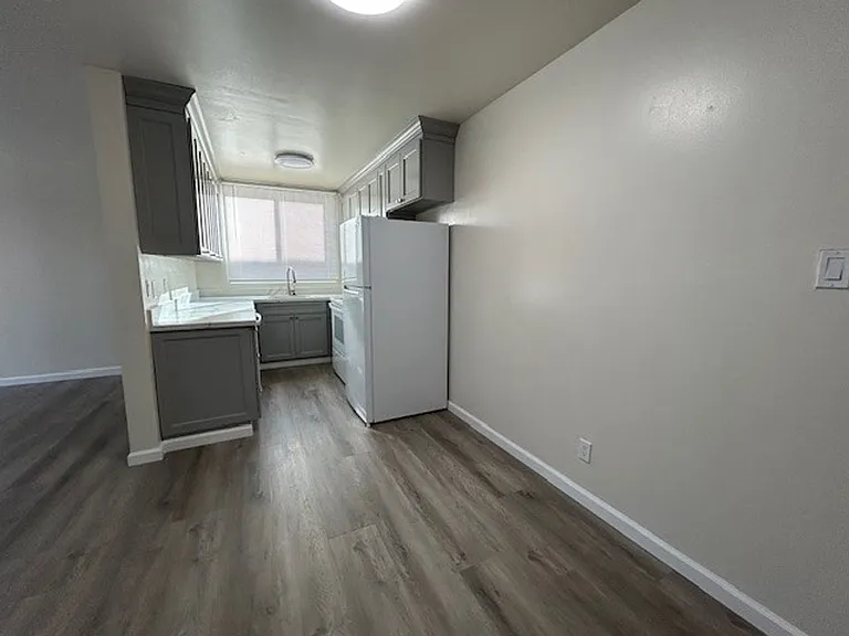 2024 Vine St #1A — Photo 6