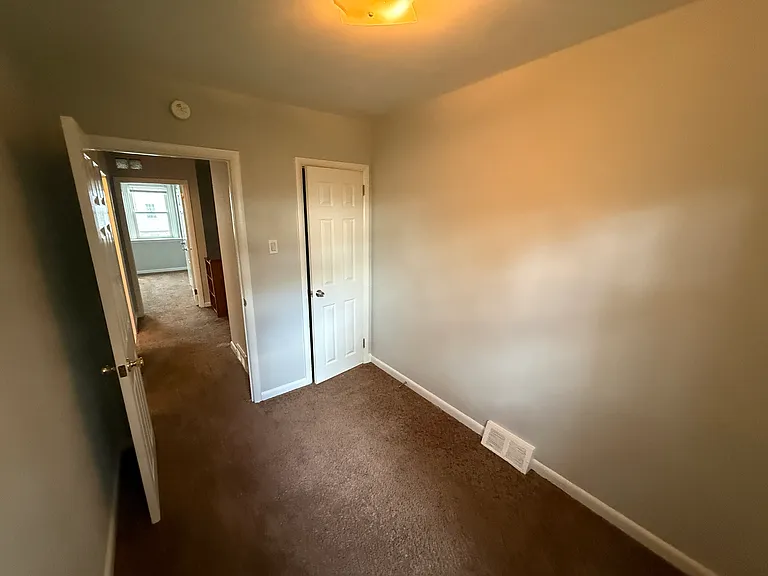 71 Suburban Ln — Photo 7