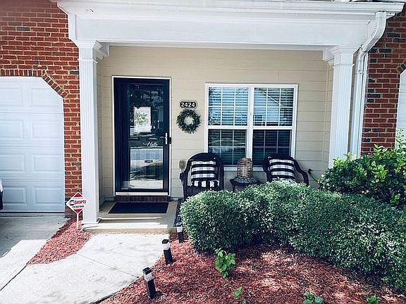 2nd image of 2424 Suwanee Pointe Dr