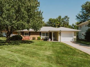 1451 Austin Ave, Aurora, IL 60505