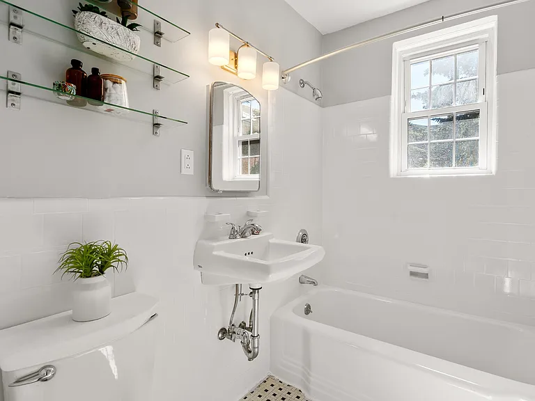 16 Ware St #31 — Photo 10