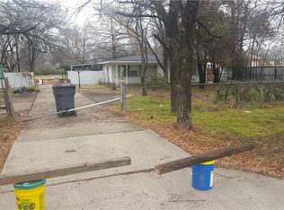 1043 Woody Rd, Dallas, TX 75253