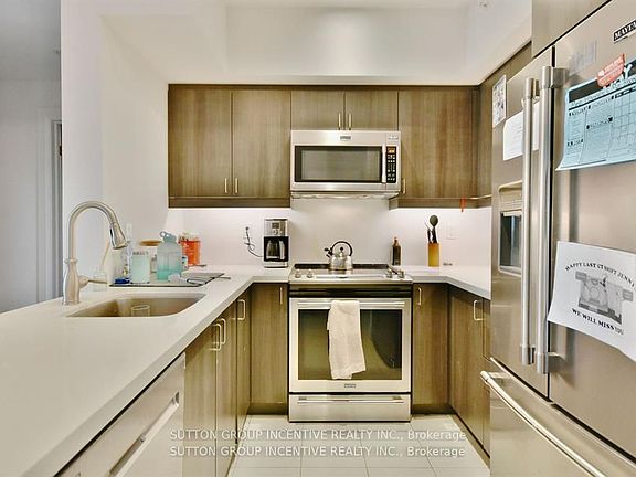5th image of 299 Cundles Rd E #608