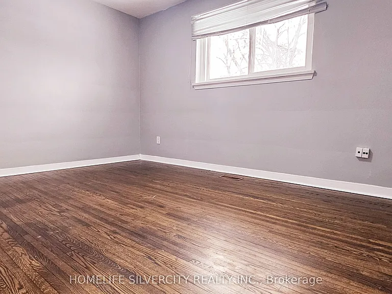 31 Windermere Ct #UPPER — Photo 22