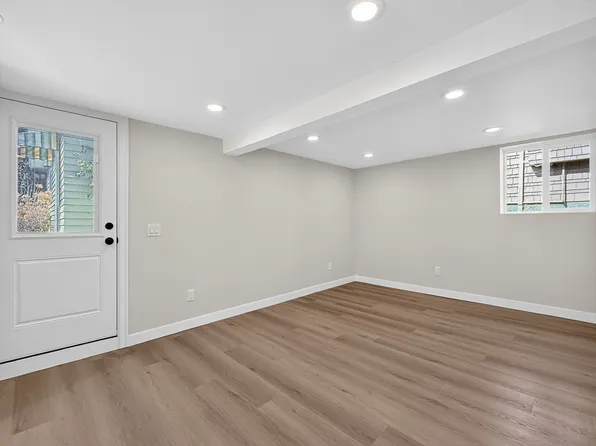 8037 Brooklyn Ave NE #2, Seattle, WA 98115