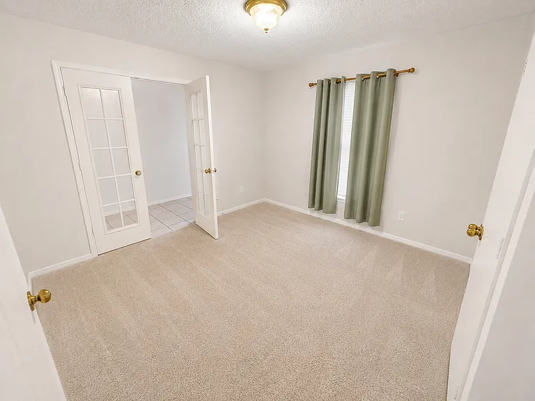 203 Kenosha Ln — Photo 9
