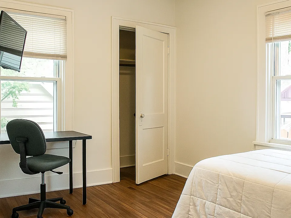 2011 W Laura Ave #1R