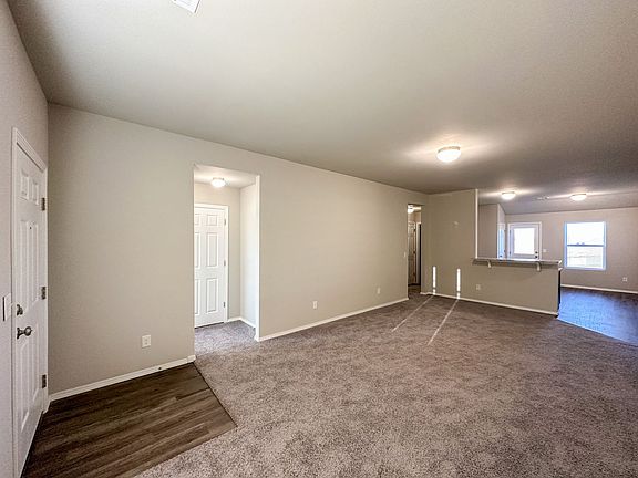 3rd image of 468 Fox Burrow Ln