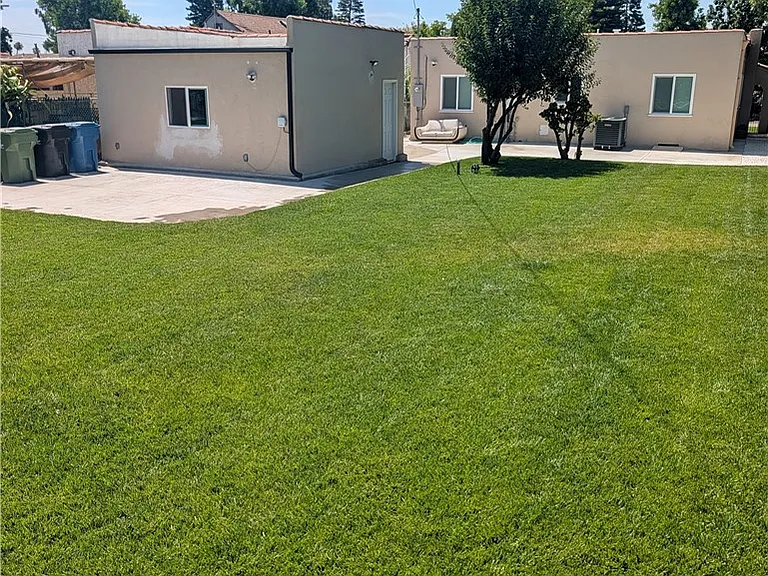 2609 Birch St — Photo 47