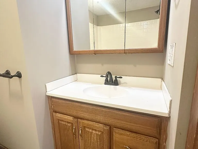 616 W Webster St — Photo 14