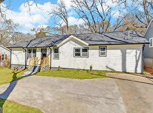 568 W Howell St, Hartwell, GA 30643