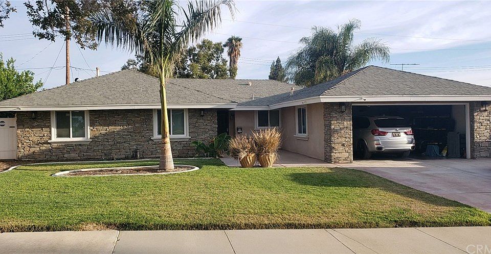1st image of 22627 La Paix St