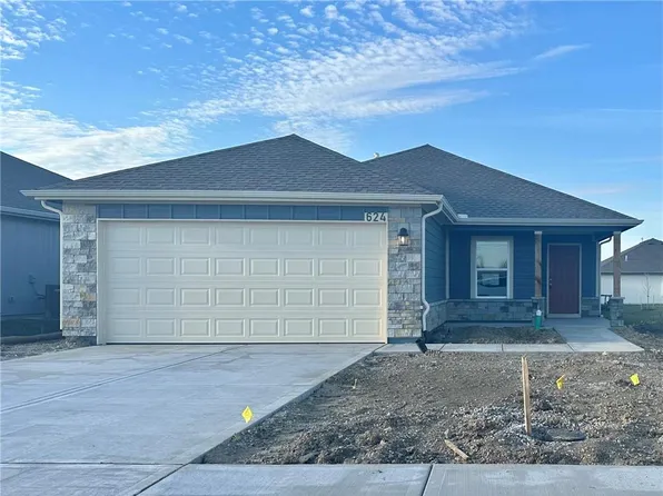 624 W Lanesfield St, Gardner, KS 66030