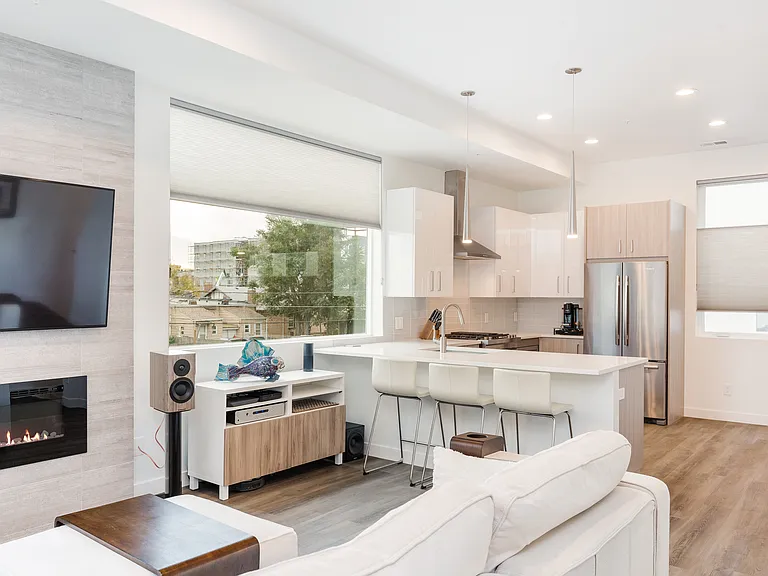 1620 Irving St #5 — Photo 7