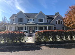 900 Riverview Dr, Brielle, NJ 08730