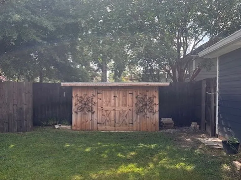 4077 Huntley Dr — Photo 5