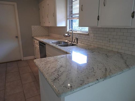 2nd image of 5522 Fontenelle Dr