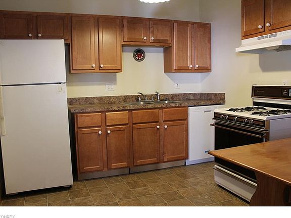 3rd image of 1194 E 175th St
