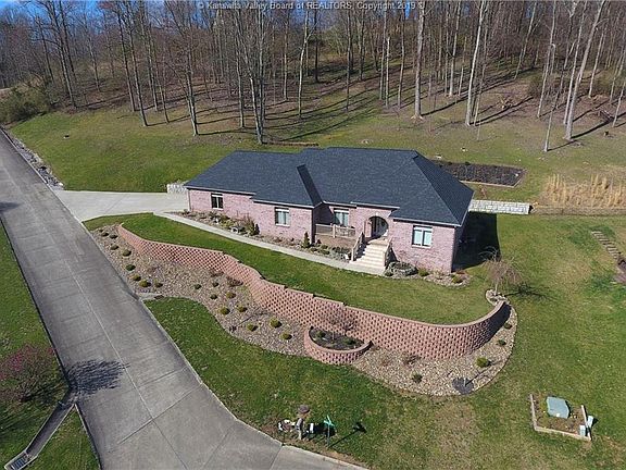3rd image of 13 Keeneland Ln