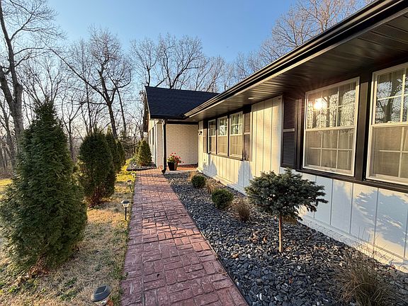 3rd image of 2352 S Valley View Lane