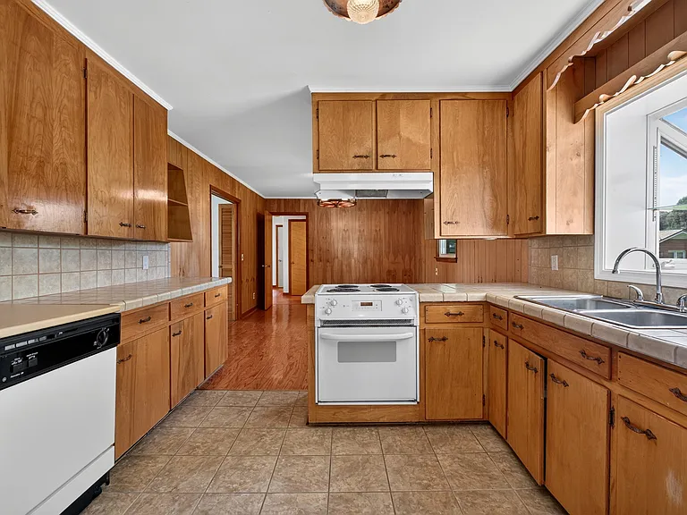 418 Polk St — Photo 10