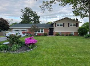 14 Northcrest Dr, Clifton Park, NY 12065