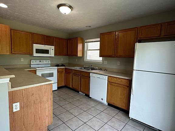 5th image of 3891-3895 Ledyard St