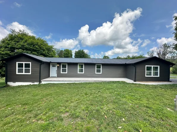 1705 Haire Rd, Dandridge, TN 37725