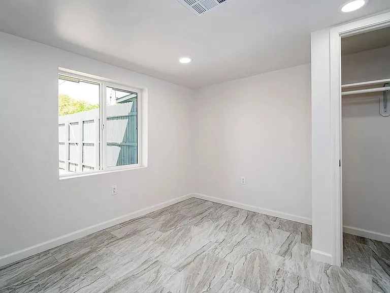 1017 E. West Circle Dr. — Photo 16