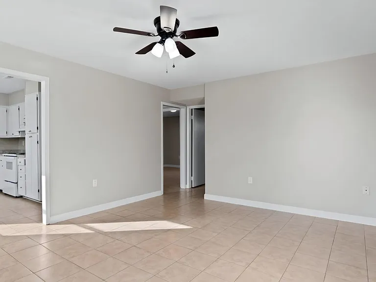 1001 Kiser Blvd #12 — Photo 2
