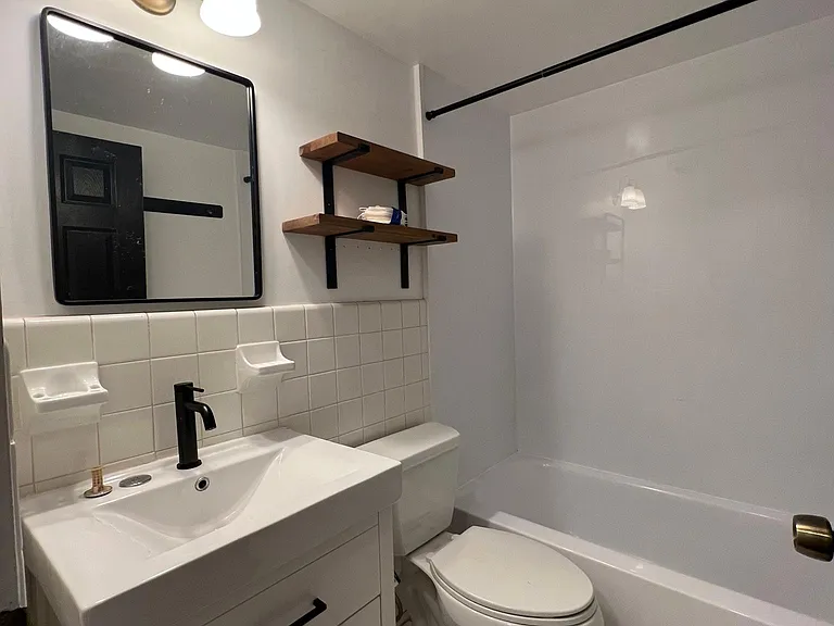 1587 N Colonial Ter #104 — Photo 6