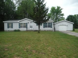 1749 S Riverview Dr, White Cloud, MI 49349