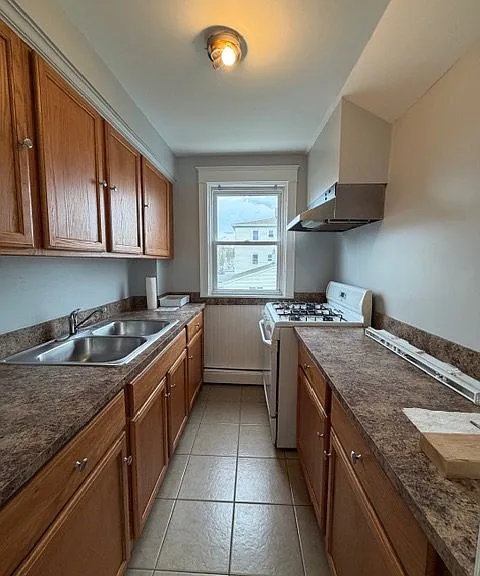 154 Pelham St #2 — Photo 8