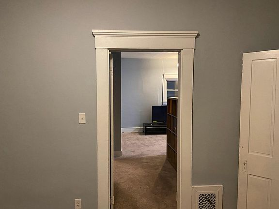 3rd image of 2823 Highland Ave #2
