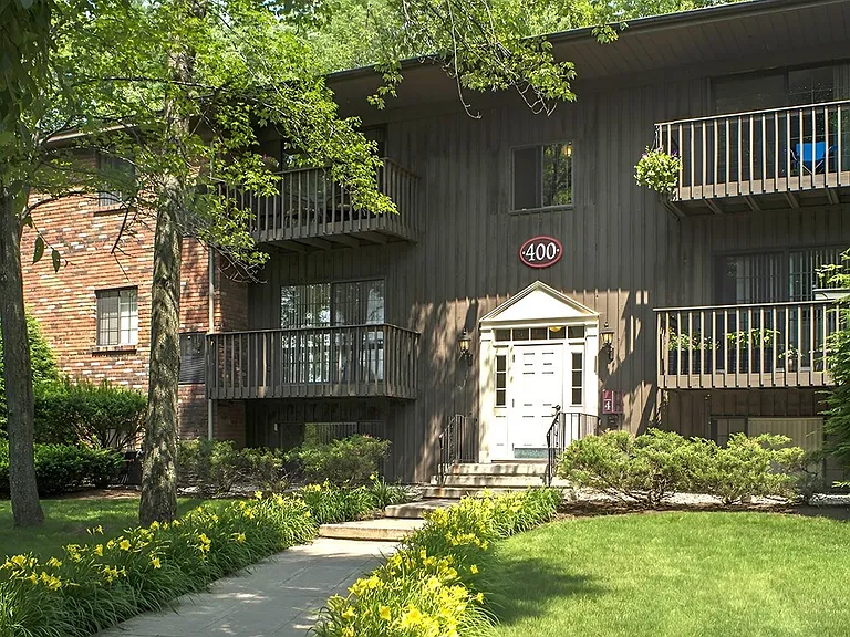 Crescent Village — Photo 24
