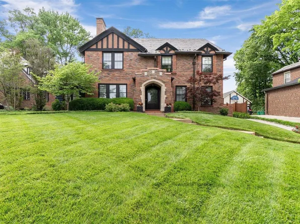 41 Hillvale Dr, Saint Louis, MO 63105